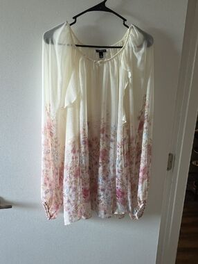 torrid Cream Floral Peasant Tunic with Pink & Lavender Accents